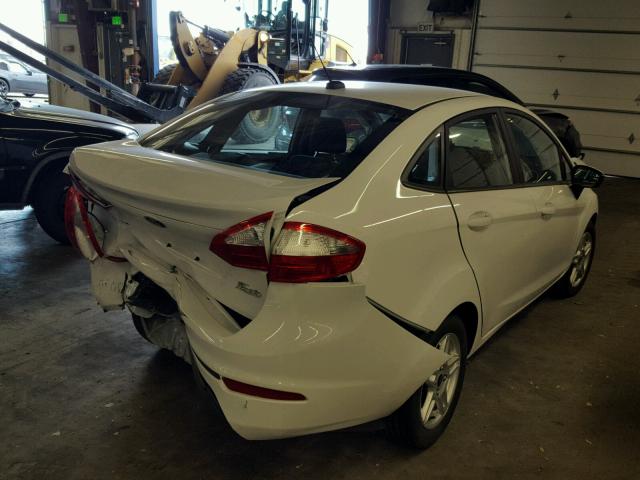 3FADP4BJ0HM140560 - 2017 FORD FIESTA SE WHITE photo 4