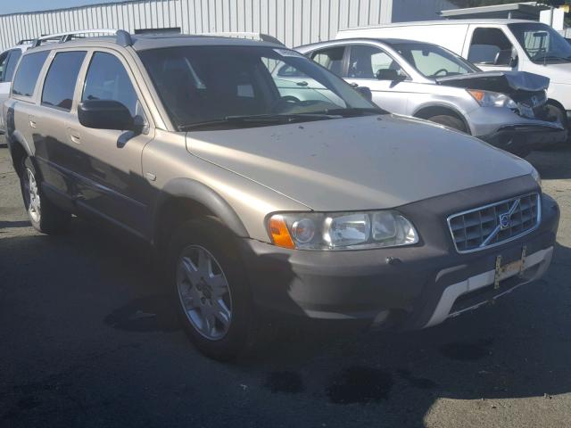 YV1SZ592951188223 - 2005 VOLVO XC70 WHITE photo 1