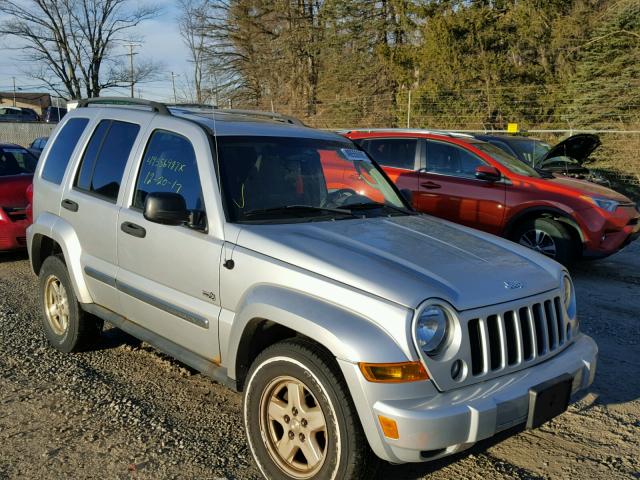 1J4GL48K26W212420 - 2006 JEEP LIBERTY SP SILVER photo 1