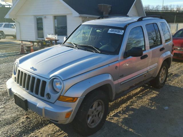 1J4GL48K26W212420 - 2006 JEEP LIBERTY SP SILVER photo 2