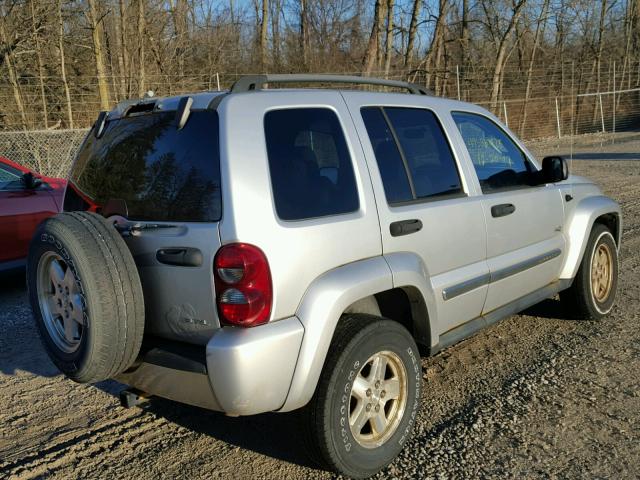 1J4GL48K26W212420 - 2006 JEEP LIBERTY SP SILVER photo 4