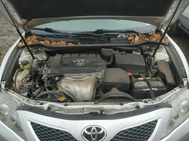 4T1BF3EK1AU010531 - 2010 TOYOTA CAMRY BASE SILVER photo 7