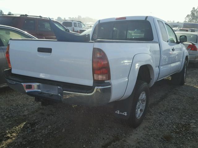 5TEUU42N77Z407863 - 2007 TOYOTA TACOMA ACC WHITE photo 4