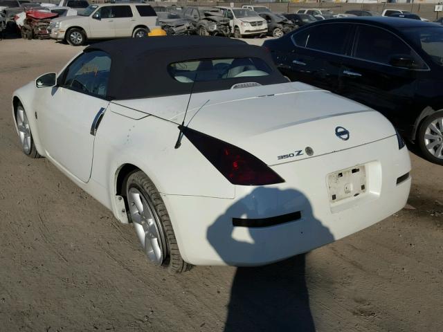 JN1AZ36A64T012804 - 2004 NISSAN 350Z ROADS WHITE photo 3