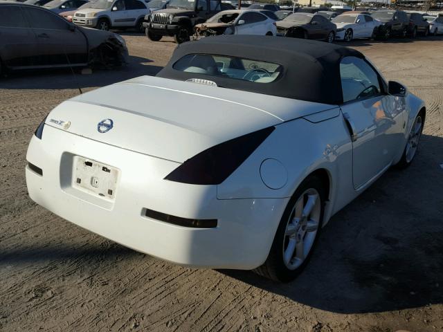 JN1AZ36A64T012804 - 2004 NISSAN 350Z ROADS WHITE photo 4