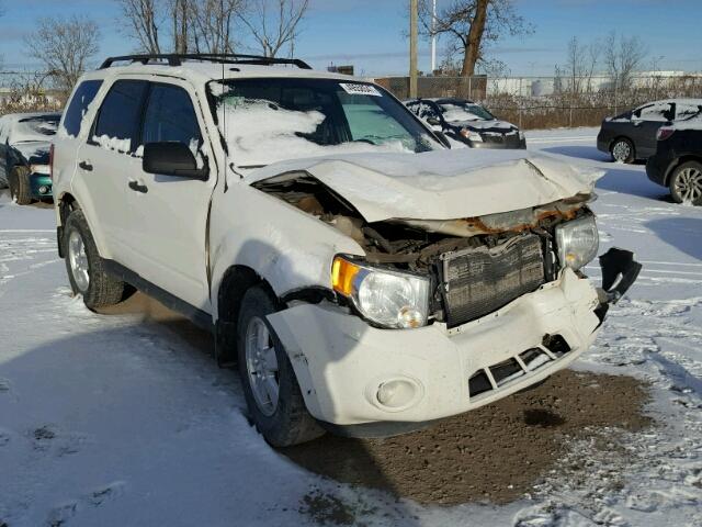 1FMCU9D72BKA01103 - 2011 FORD ESCAPE XLT WHITE photo 1