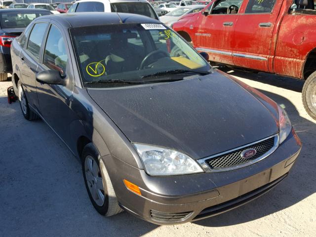 1FAFP34N06W255370 - 2006 FORD FOCUS ZX4 CHARCOAL photo 1