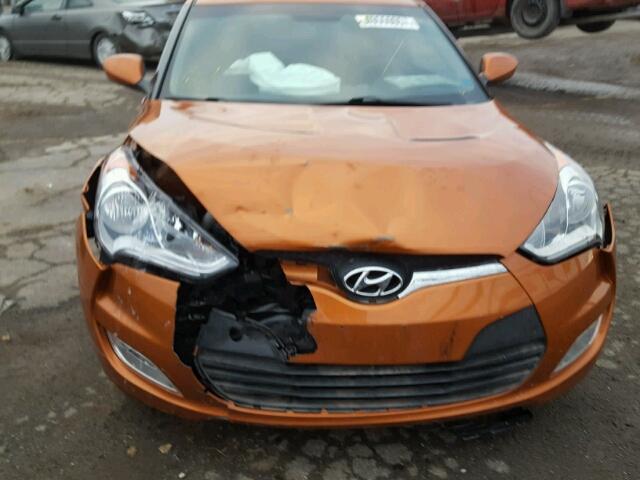 KMHTC6AD1FU245542 - 2015 HYUNDAI VELOSTER B ORANGE photo 9