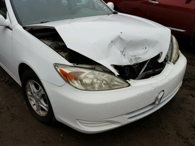 4T1BE32K02U058272 - 2002 TOYOTA CAMRY LE WHITE photo 9