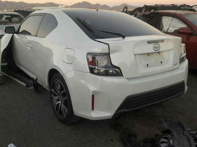 JTKJF5C72GJ019686 - 2016 TOYOTA SCION TC WHITE photo 3