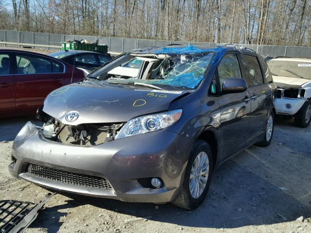 5TDYK3DC7ES452535 - 2014 TOYOTA SIENNA XLE GRAY photo 2