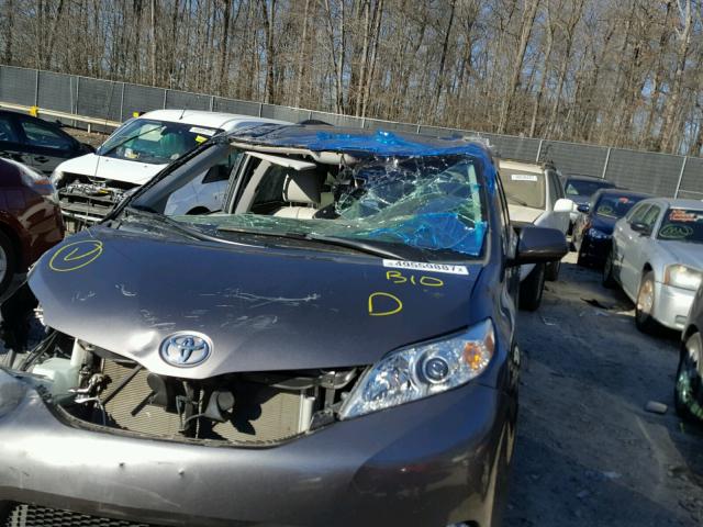 5TDYK3DC7ES452535 - 2014 TOYOTA SIENNA XLE GRAY photo 9