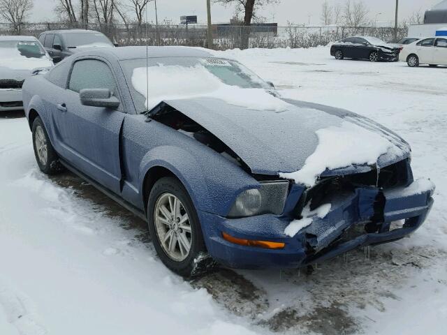 1ZVFT80N565260589 - 2006 FORD MUSTANG BLUE photo 1