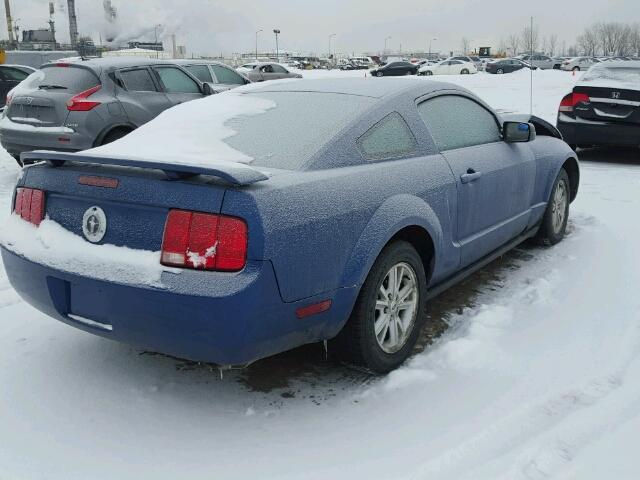 1ZVFT80N565260589 - 2006 FORD MUSTANG BLUE photo 4