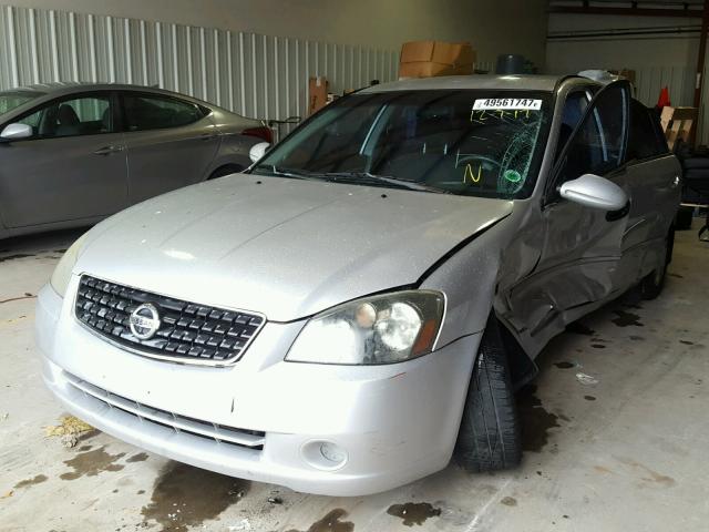 1N4AL11D74C180428 - 2004 NISSAN ALTIMA BAS SILVER photo 2