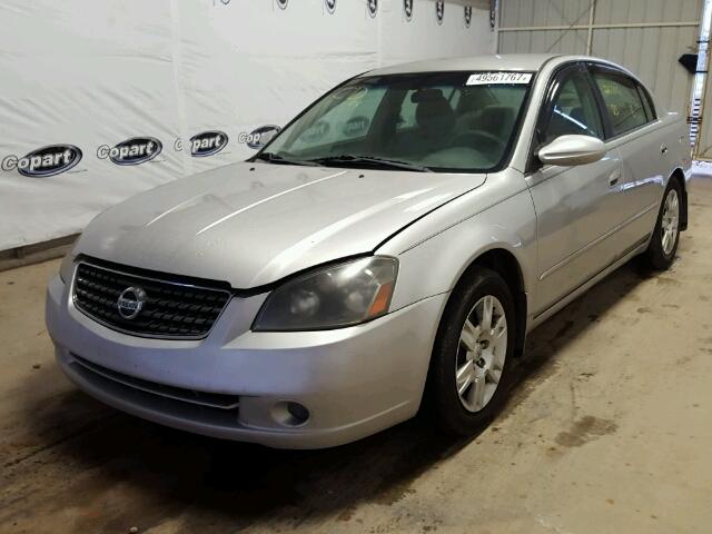 1N4AL11DX5C360231 - 2005 NISSAN ALTIMA S SILVER photo 2