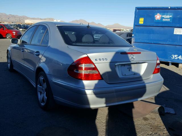 WDBUF70J46A931782 - 2006 MERCEDES-BENZ E 500 SILVER photo 3