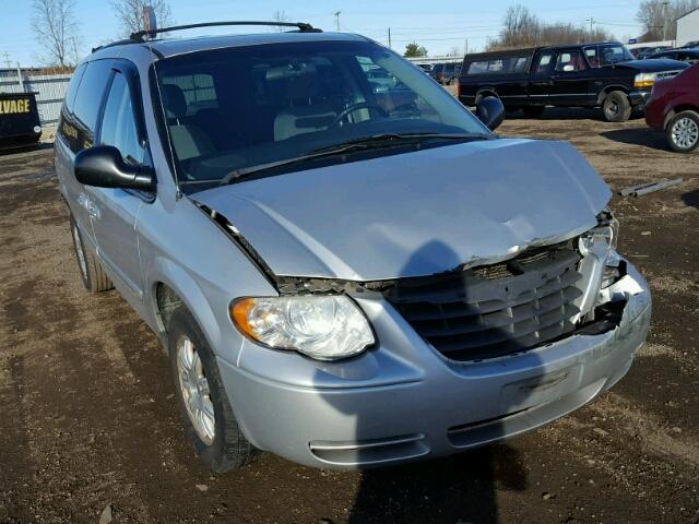 2A4GP54L46R870788 - 2006 CHRYSLER TOWN & COU SILVER photo 1