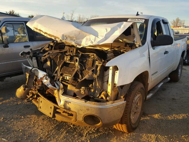 1GTSKVE37AZ256149 - 2010 GMC SIERRA K15 WHITE photo 2