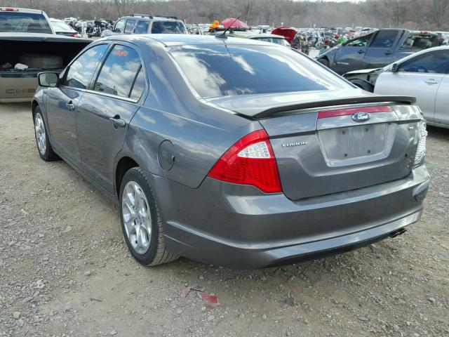 3FAHP0HA6AR240219 - 2010 FORD FUSION SE GRAY photo 3