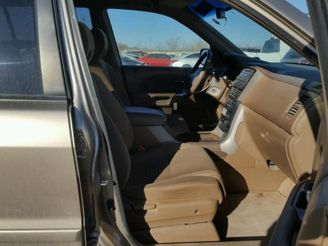 5FNYF18426B019108 - 2006 HONDA PILOT EX SILVER photo 5