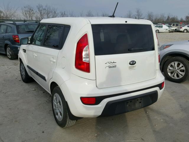 KNDJT2A52D7504774 - 2013 KIA SOUL WHITE photo 3