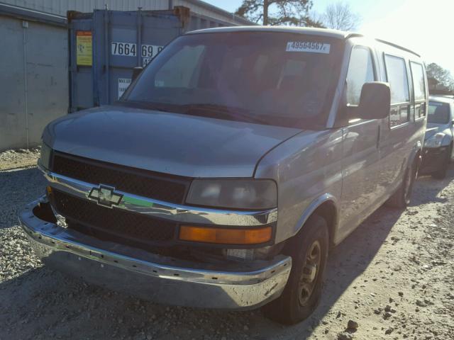 1GBFG15X231187472 - 2003 CHEVROLET EXPRESS G1 GRAY photo 2