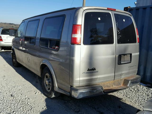 1GBFG15X231187472 - 2003 CHEVROLET EXPRESS G1 GRAY photo 3