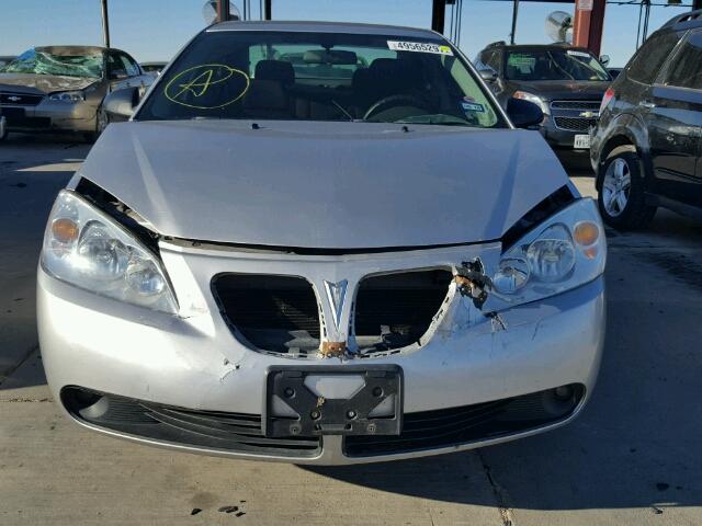 1G2ZG58N274278017 - 2007 PONTIAC G6 BASE SILVER photo 9