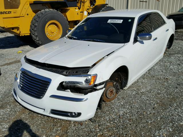 2C3CCAETXDH532536 - 2013 CHRYSLER 300C WHITE photo 2