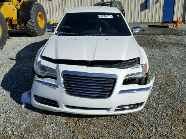 2C3CCAETXDH532536 - 2013 CHRYSLER 300C WHITE photo 9