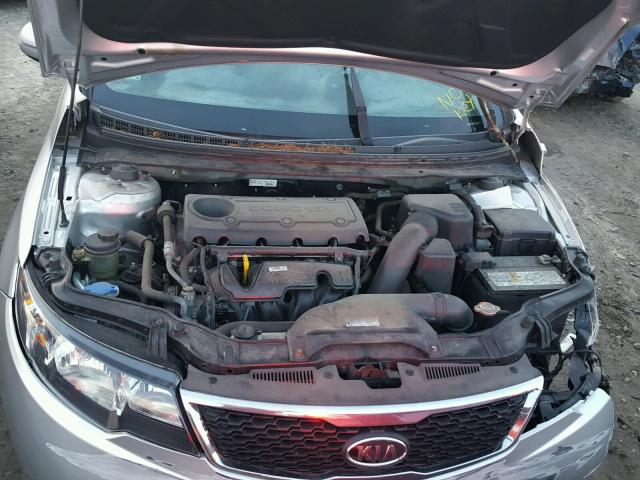 KNAFU4A26C5632611 - 2012 KIA FORTE EX SILVER photo 7