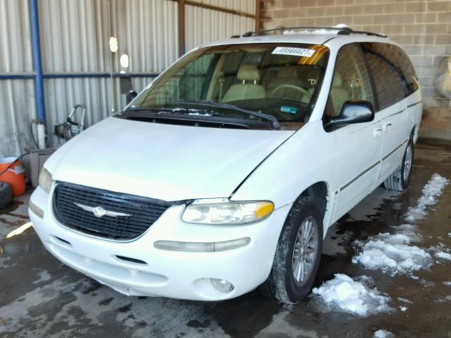 1C4GP54L6YB550976 - 2000 CHRYSLER TOWN & COU WHITE photo 2