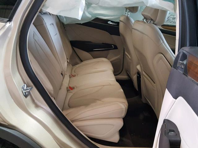 5LMCJ2C95HUL70227 - 2017 LINCOLN MKC SELECT 金色 照片 6