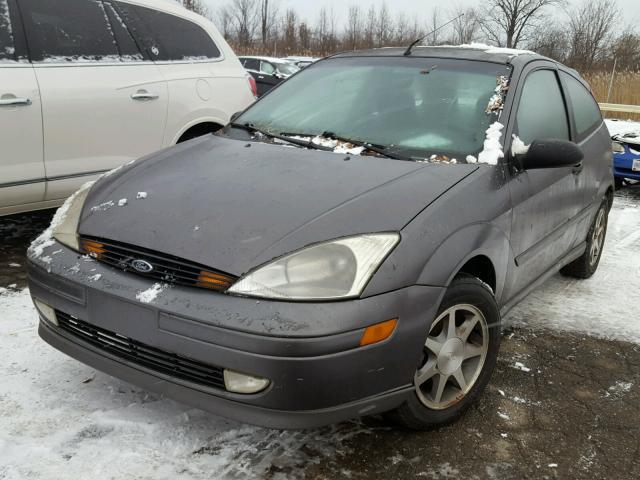 3FAFP31351R238692 - 2001 FORD FOCUS ZX3 GRAY photo 2
