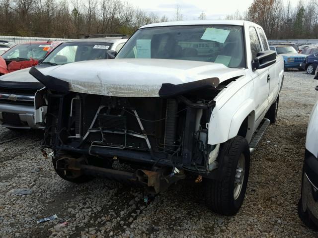 1GCHC29U06E185738 - 2006 CHEVROLET SILVERADO WHITE photo 2