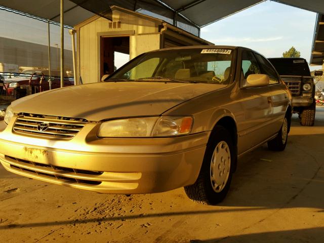 4T1BG22K2VU795501 - 1997 TOYOTA CAMRY CE BEIGE photo 2