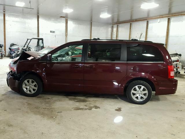 2A8HR54P68R698931 - 2008 CHRYSLER TOWN & COU BURGUNDY photo 9