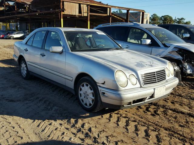 WDBJF55F1VA363579 - 1997 MERCEDES-BENZ E 320 SILVER photo 1