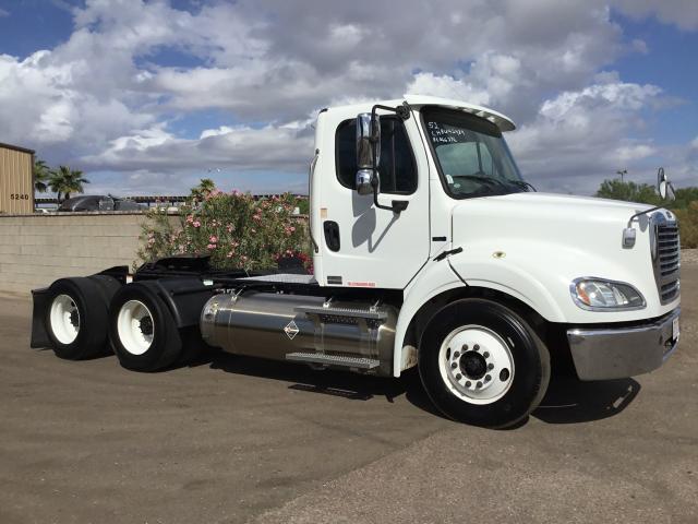 1FUJC5DX7CHBU2489 - 2012 FREIGHTLINER M2 112 MED WHITE photo 1