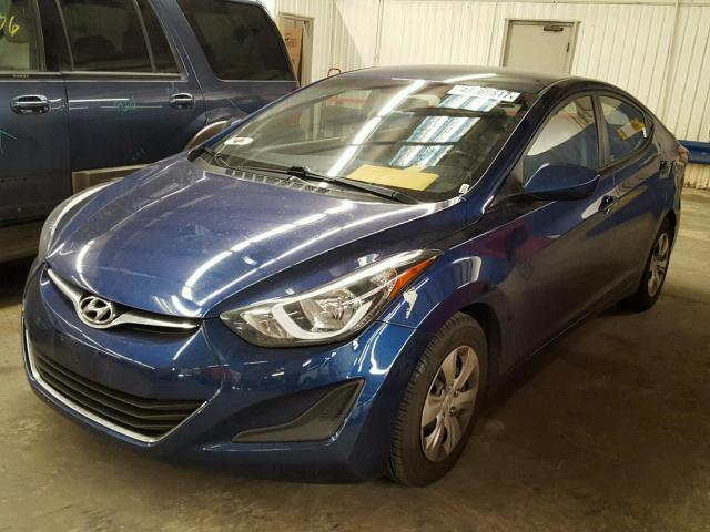 5NPDH4AE5GH710469 - 2016 HYUNDAI ELANTRA SE BLUE photo 2