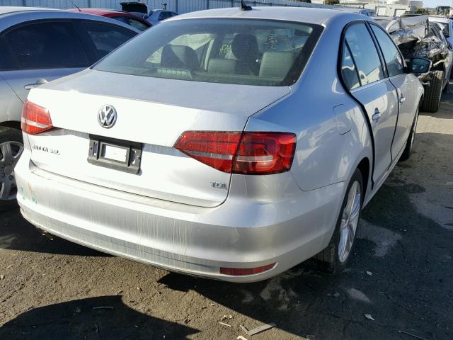 3VWLA7AJ1FM205579 - 2015 VOLKSWAGEN JETTA TDI SILVER photo 4