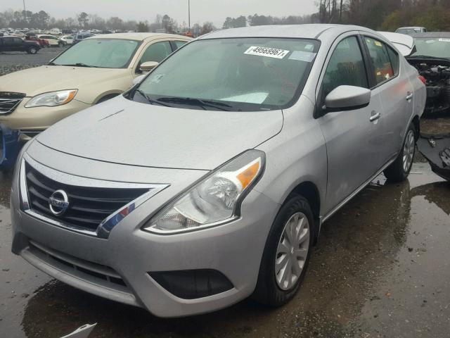 3N1CN7AP1GL873985 - 2016 NISSAN VERSA S SILVER photo 2