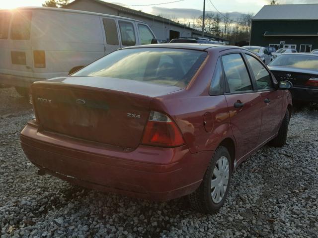 1FAFP34N45W231149 - 2005 FORD FOCUS ZX4 MAROON photo 4