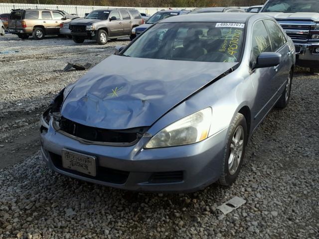 1HGCM563X7A134245 - 2007 HONDA ACCORD SE GRAY photo 2