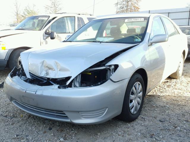 4T1BE32K76U642965 - 2006 TOYOTA CAMRY LE SILVER photo 2