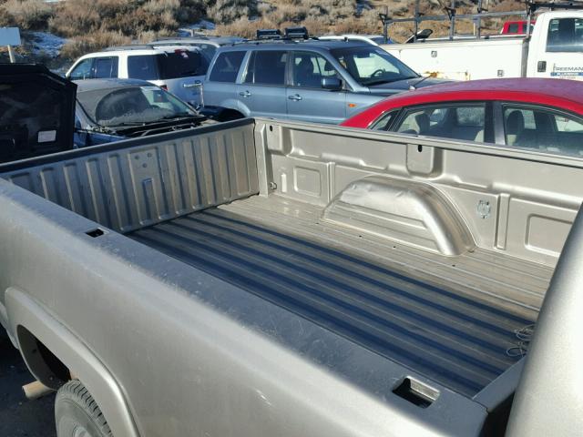 1GTGK29U7YE266866 - 2000 GMC NEW SIERRA GRAY photo 6