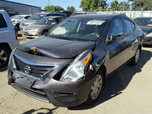 3N1CN7AP9FL862375 - 2015 NISSAN VERSA S CHARCOAL photo 2