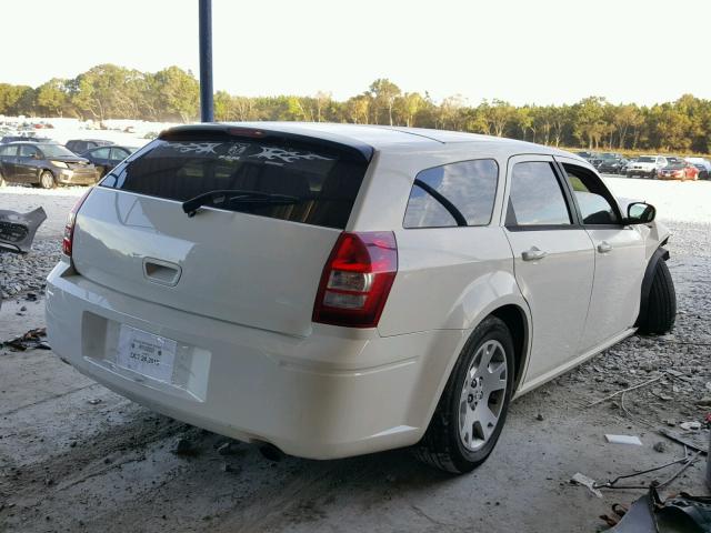 2D4FV47T17H701982 - 2007 DODGE MAGNUM SE WHITE photo 4