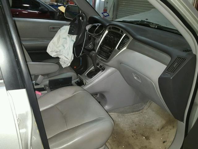 JTEDP21A050071847 - 2005 TOYOTA HIGHLANDER SILVER photo 5